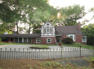 9 Elmcrest Acres St, Saint Louis, MO 63138