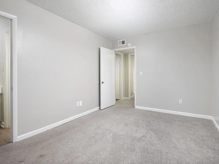 Stone Ridge Apartments — Photo 36