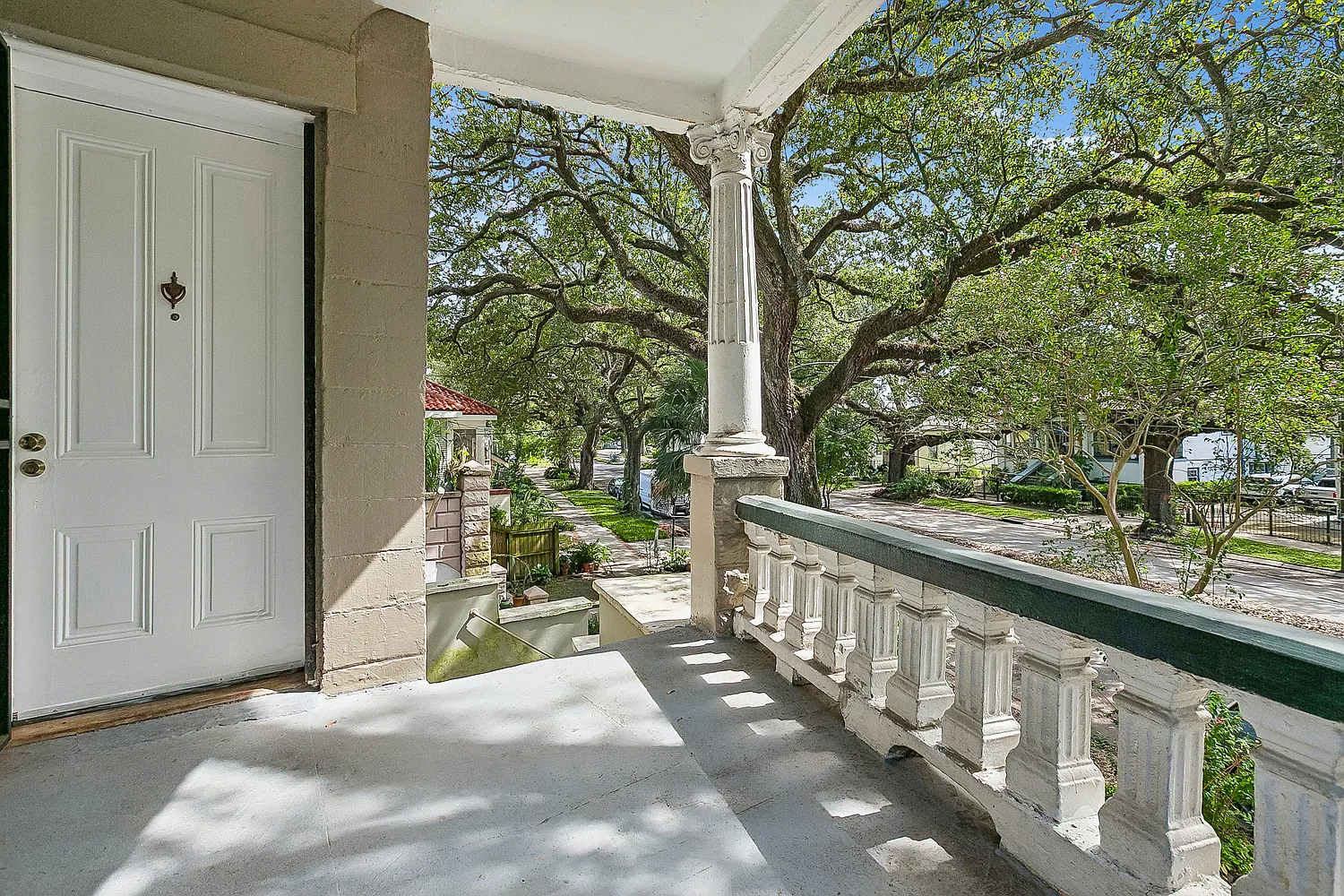 2 bed, 1200 sqft, $1,700 — Photo 2