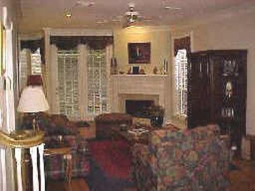 5th image of 522 Crestwood Dr
