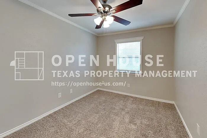 2111 Holly Hill Ln — Photo 15