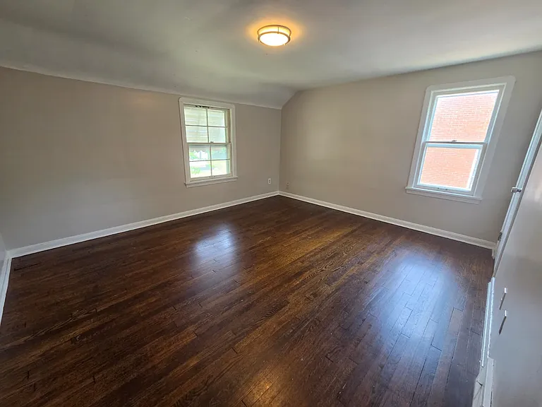 1361 Villa Dr — Photo 11