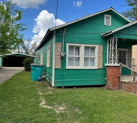 3rd image of 534 Planters St
