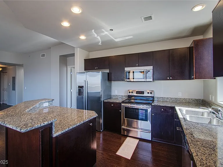 8255 Las Vegas Blvd S #1702 — Photo 31