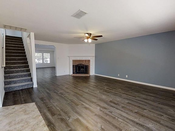 3rd image of 11711 Oakbrooke Hl