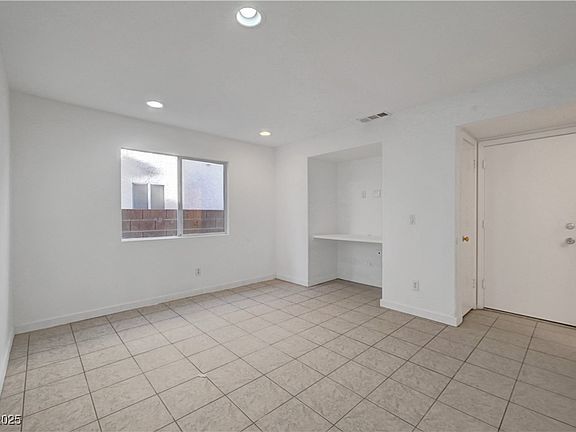 5th image of 1821 Cedar Bluffs Way