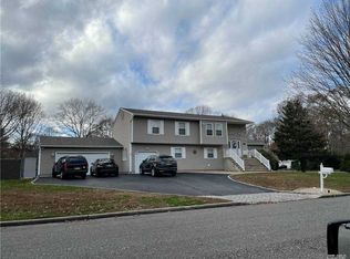 6 Jamie St, Ridge, NY 11961