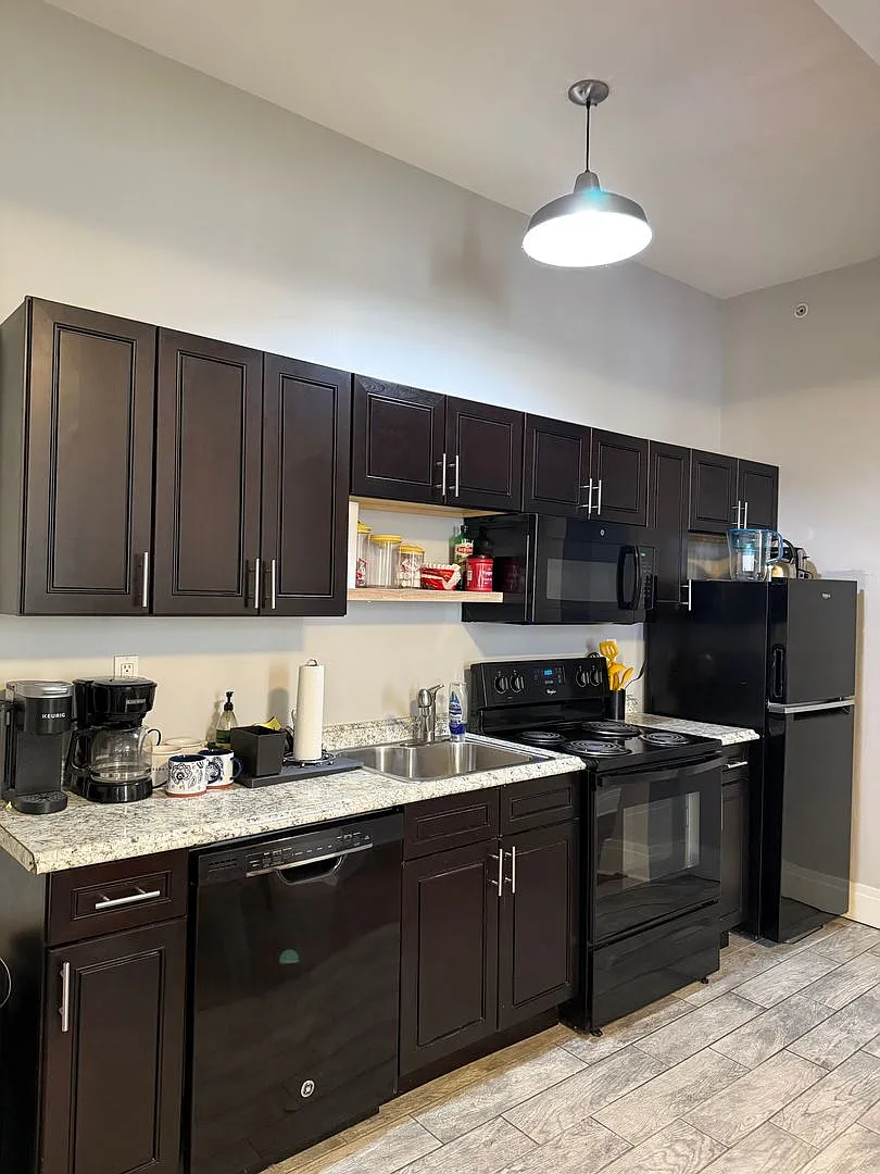 2134 East Carson Street — Photo 1