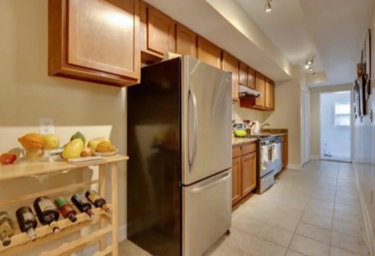 1223 Orren St NE — Photo 4