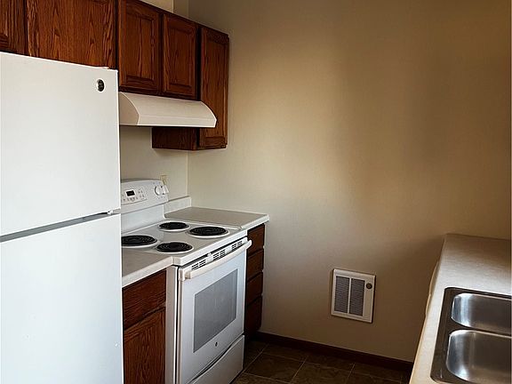 5th image of 915 28th Avenue N