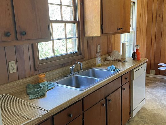 4th image of 514 Giddens Dr