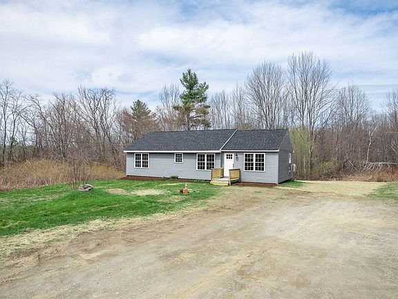 3rd image of 25 Old County Rd