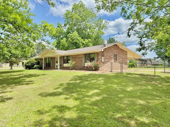 135 Springdale Rd, Hartford, AL 36344
