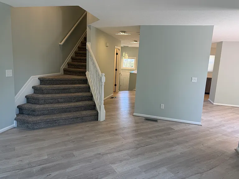 8148 Chester Pkwy — Photo 16