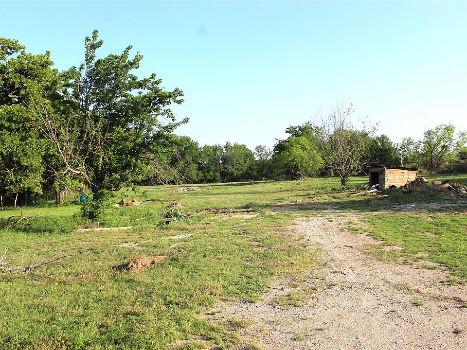2nd image of 701 S Drew St