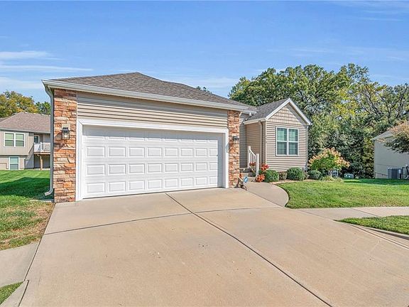 2nd image of 173 Camelot Cir