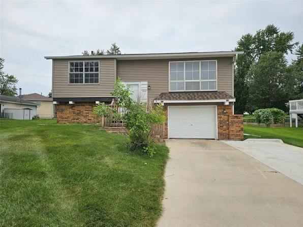 2103 Maple Blvd, Marshalltown, IA 50158