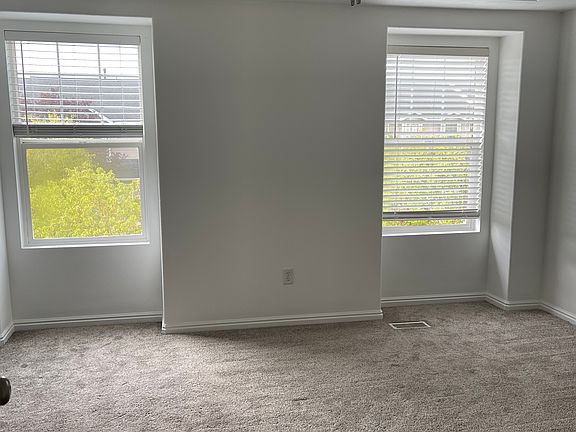 4th image of 160 E Irisfield Dr