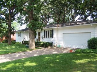 1207 Birch Hill Dr, Albert Lea, MN 56007