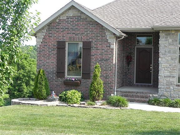 4th image of 365 Thornbrooke Dr