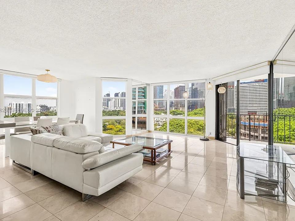 1901 Brickell Ave #B1109