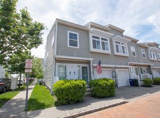 7601 Aquatic Dr, Arverne, NY 11692