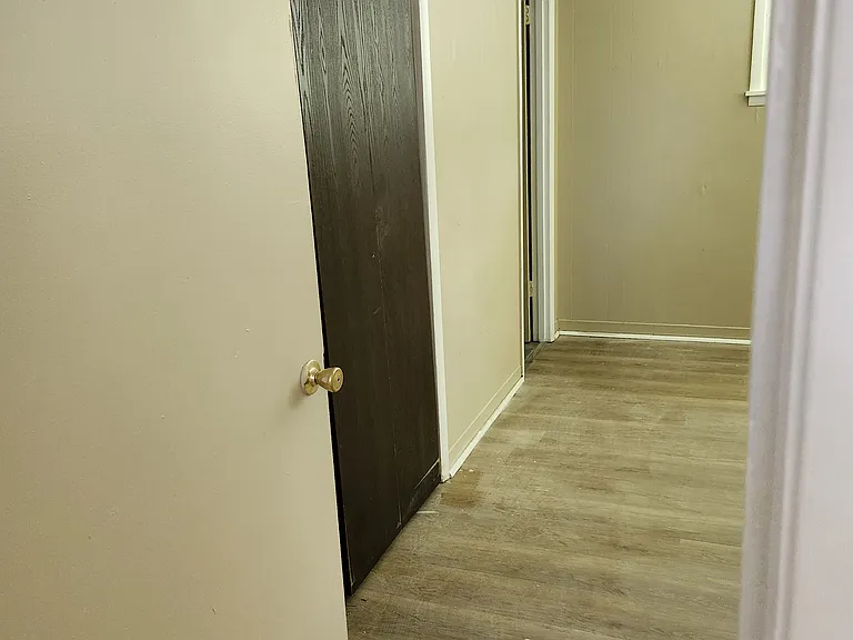 4823 Broadway Ave — Photo 11