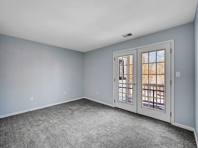Kings View Apartments — Photo 14