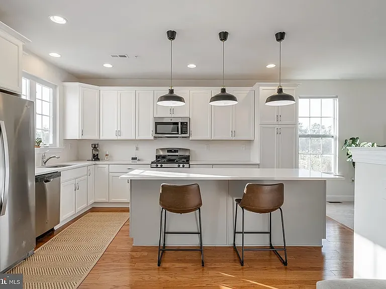 350 Flintrock Ct — Photo 10