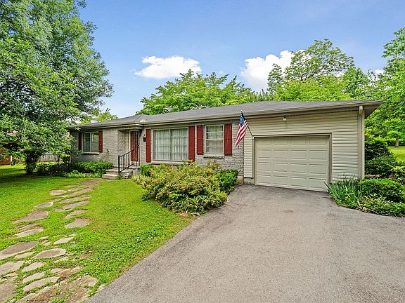 5th image of 605 Westwood Dr