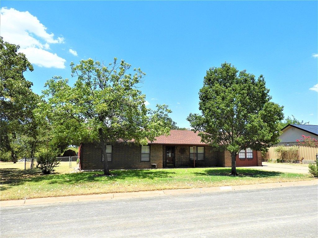 130 Dennis St, Jacksboro, TX 76458 Zillow