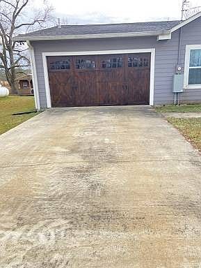 3rd image of 238 Holly Dr