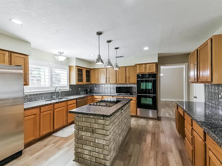 3911 Cherry Forest Dr — Photo 12