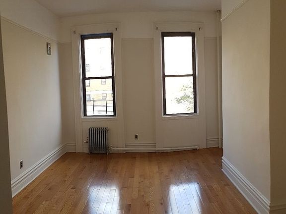 5th image of 104 Scholes St APT 2L