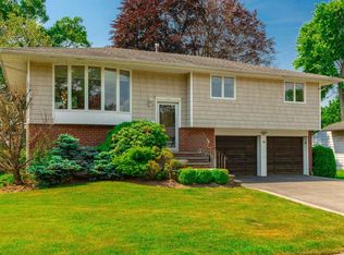 112 Albany St, Deer Park, NY 11729