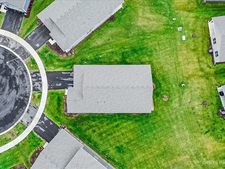 301 Westminster Ct — Photo 58