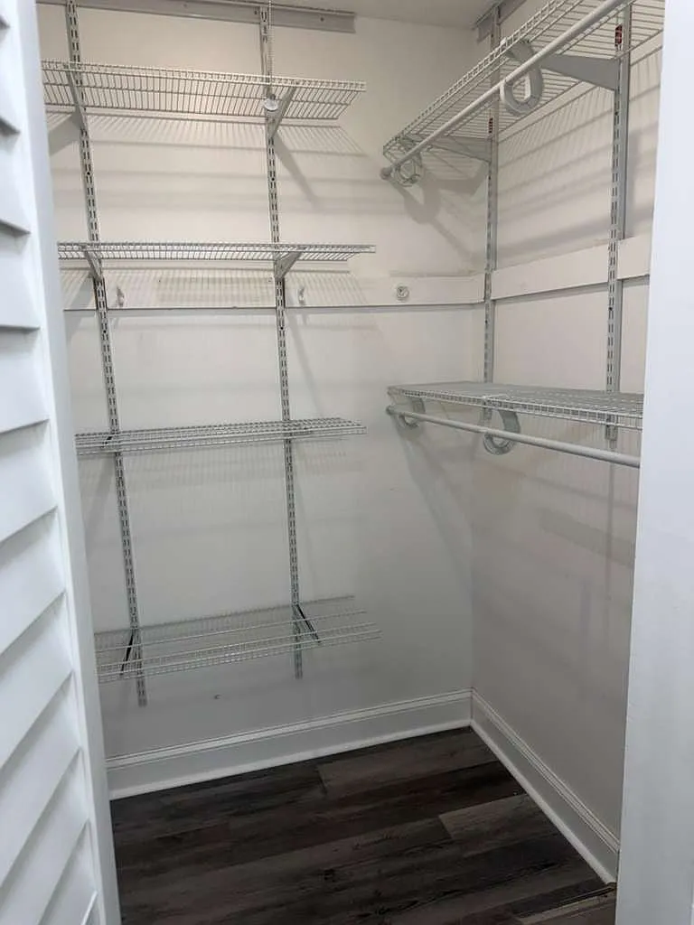 2 bed, 1000 sqft, $1,799 — Photo 4