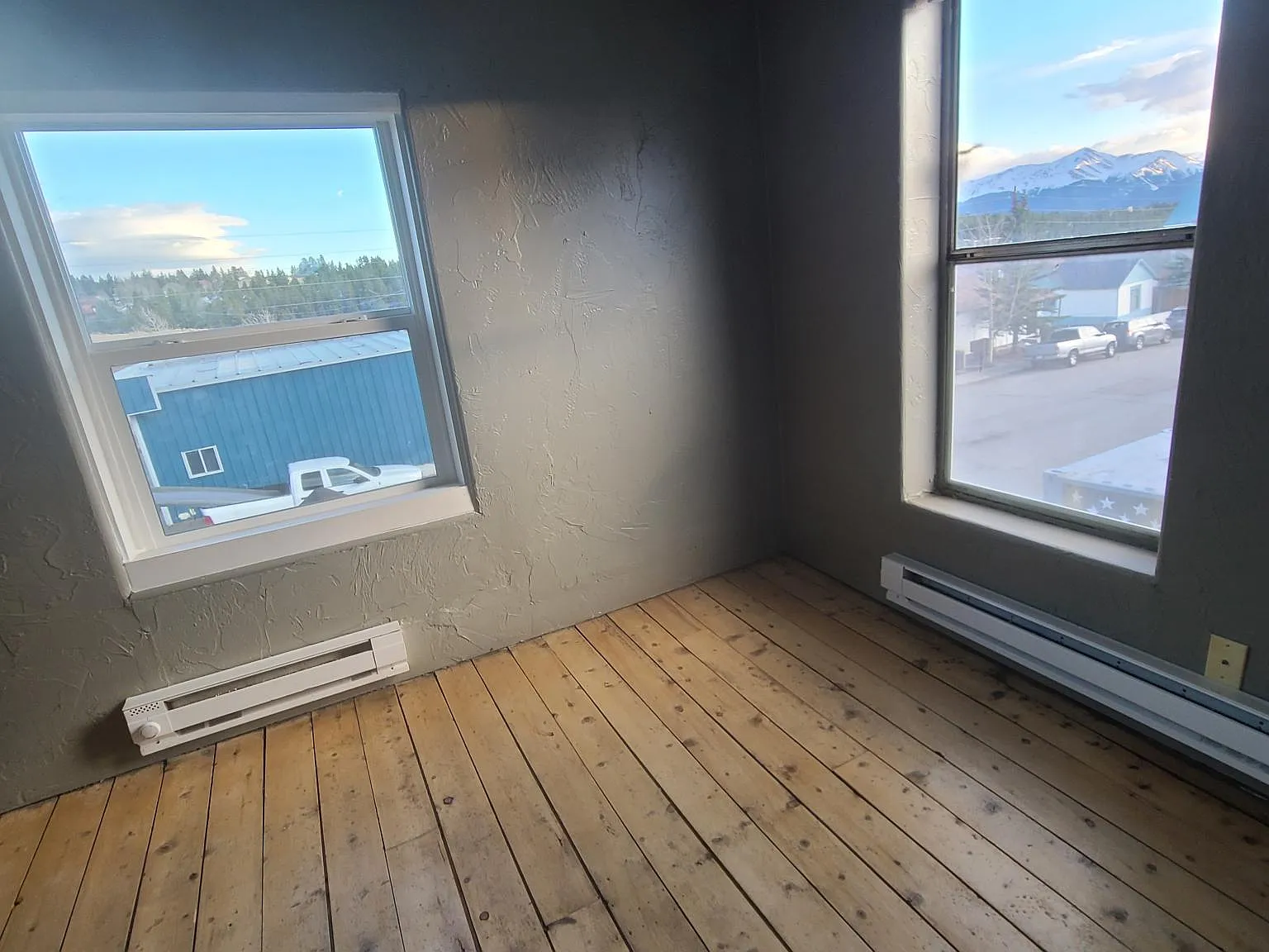 3 bed, 1100 sqft, $2,700 — Photo 4