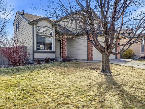 3rd image of 743 Eaton Cir