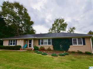 103 Yorkshire Pl, Rainbow City, AL 35906