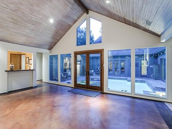2nd image of 6410 Covecreek Pl
