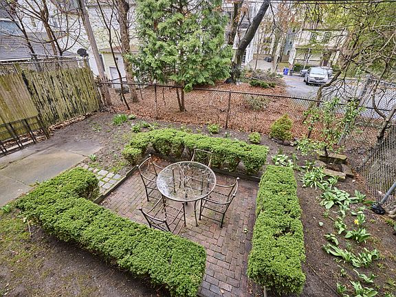 4th image of 14 Haverford St #1