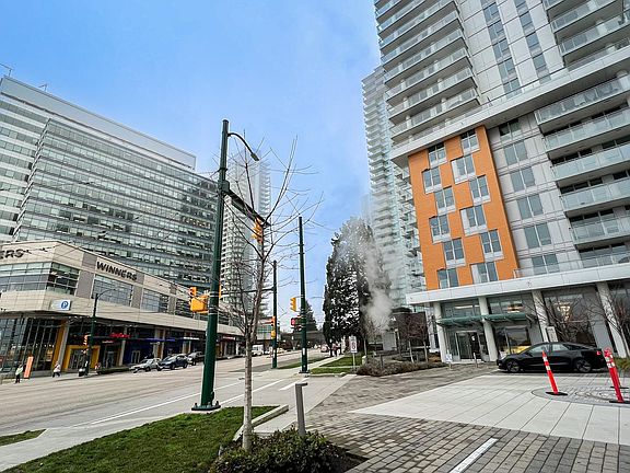 3rd image of 455 SW Marine Dr #617