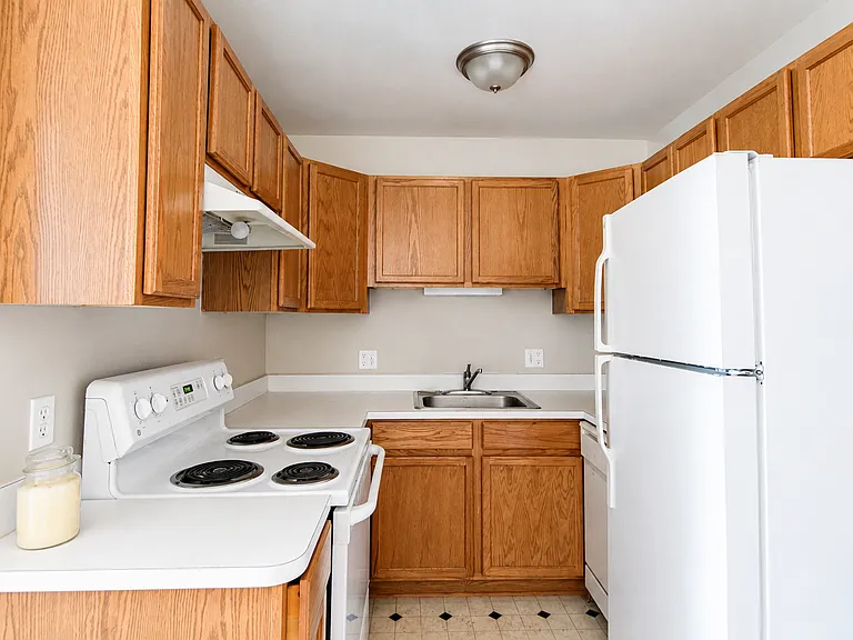 2440A Parmenter Blvd #102 — Photo 6