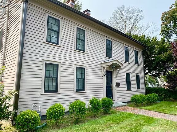 2nd image of 206 Elm St Unit 3
