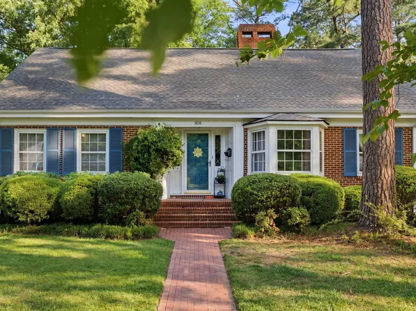 806 S 1st St, Smithfield, NC 27577