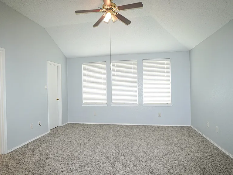 106 Starlight Dr — Photo 14