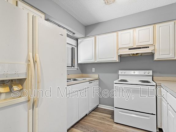 5th image of 4249 Lake Ridge Dr #5B