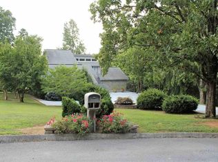 1190 S Fork Dr, Sevierville, TN 37862