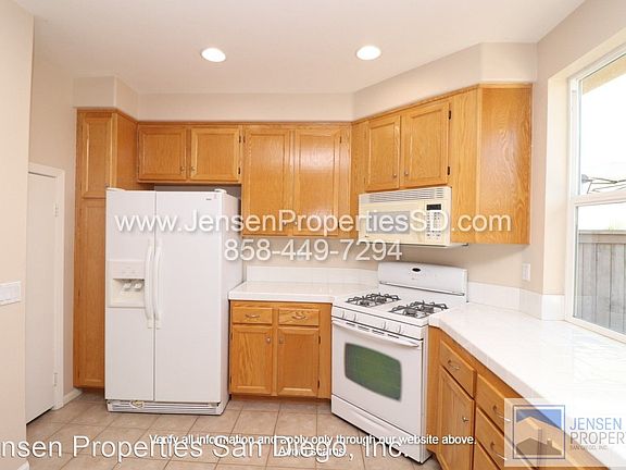 4th image of 206 Aurora Ave